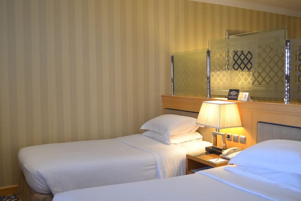 Makkah Towers Hotell Mekka Eksteriør bilde A room at the hotel